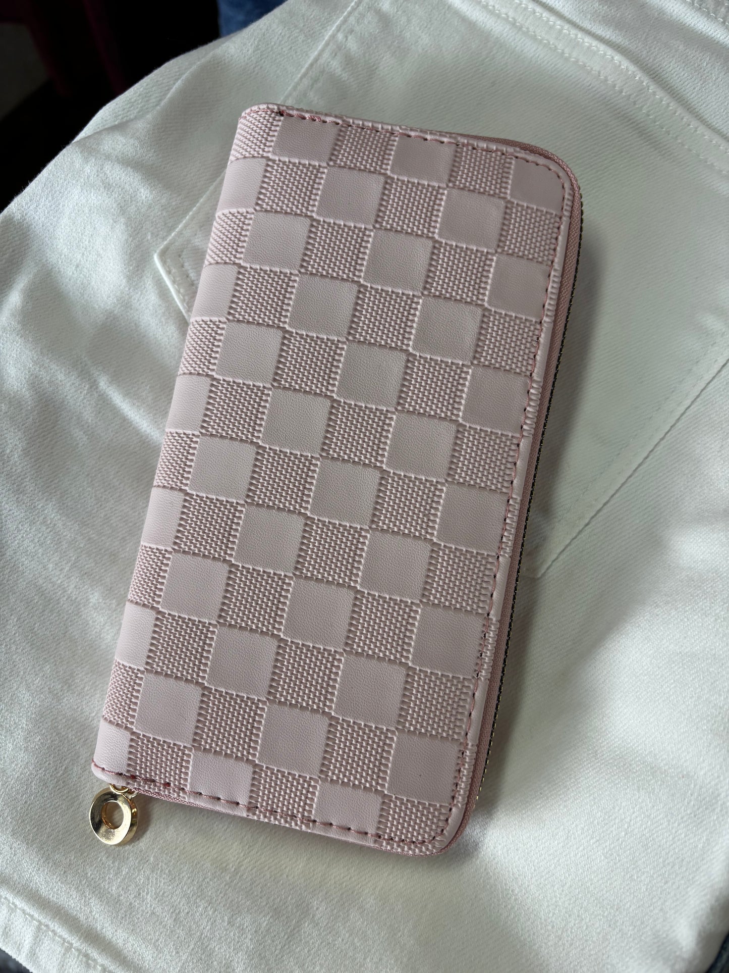 Monochromatic Checkered Wallet
