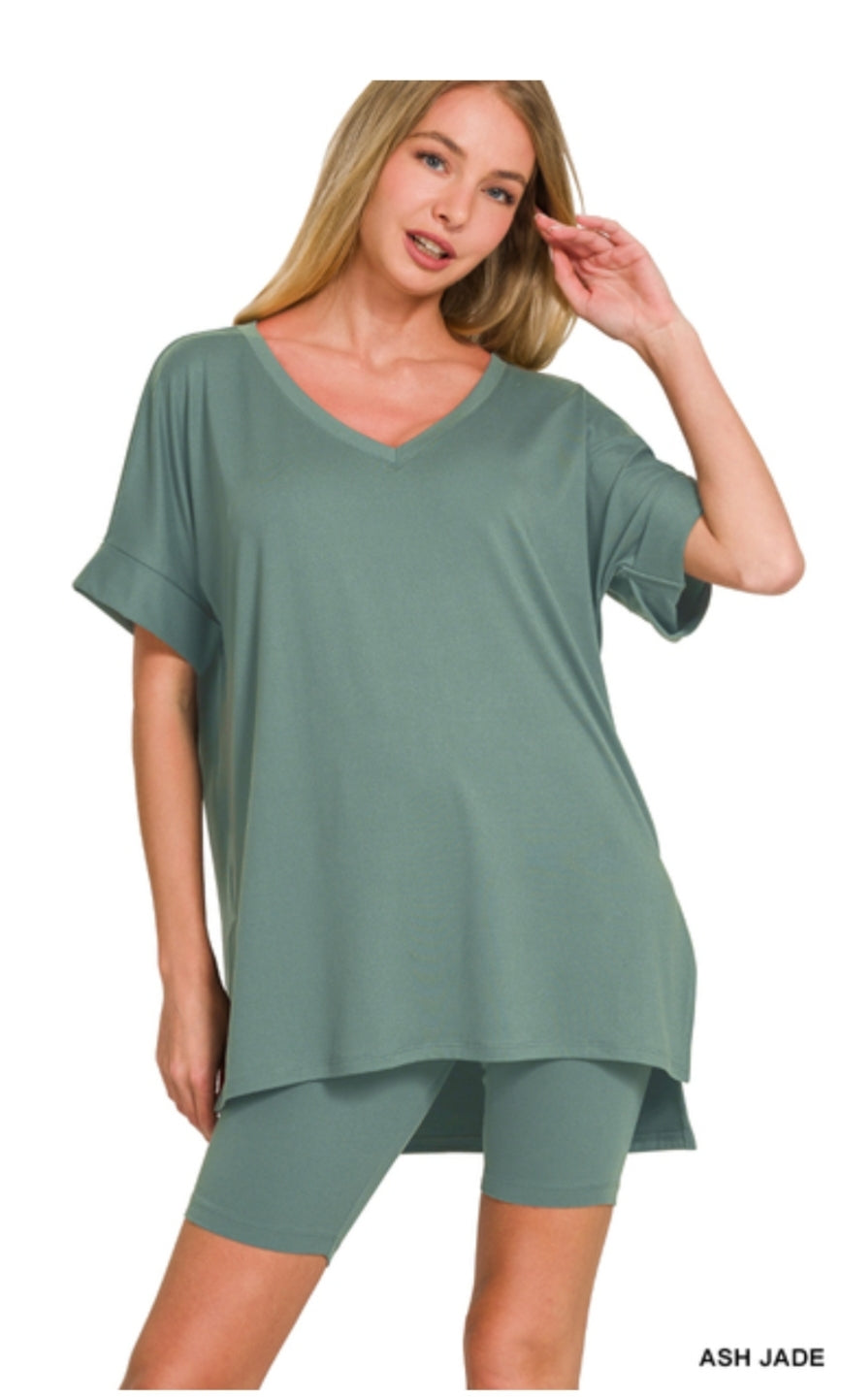 BRUSHED DTY MICROFIBER V-NECK TOP WITH SHORTS