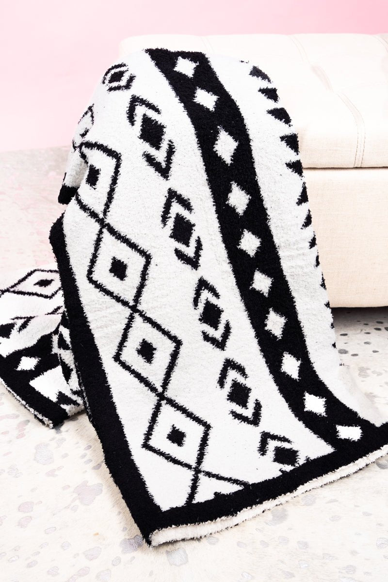 COZY CUDDLES SHYANNE AZTEC BLANKET