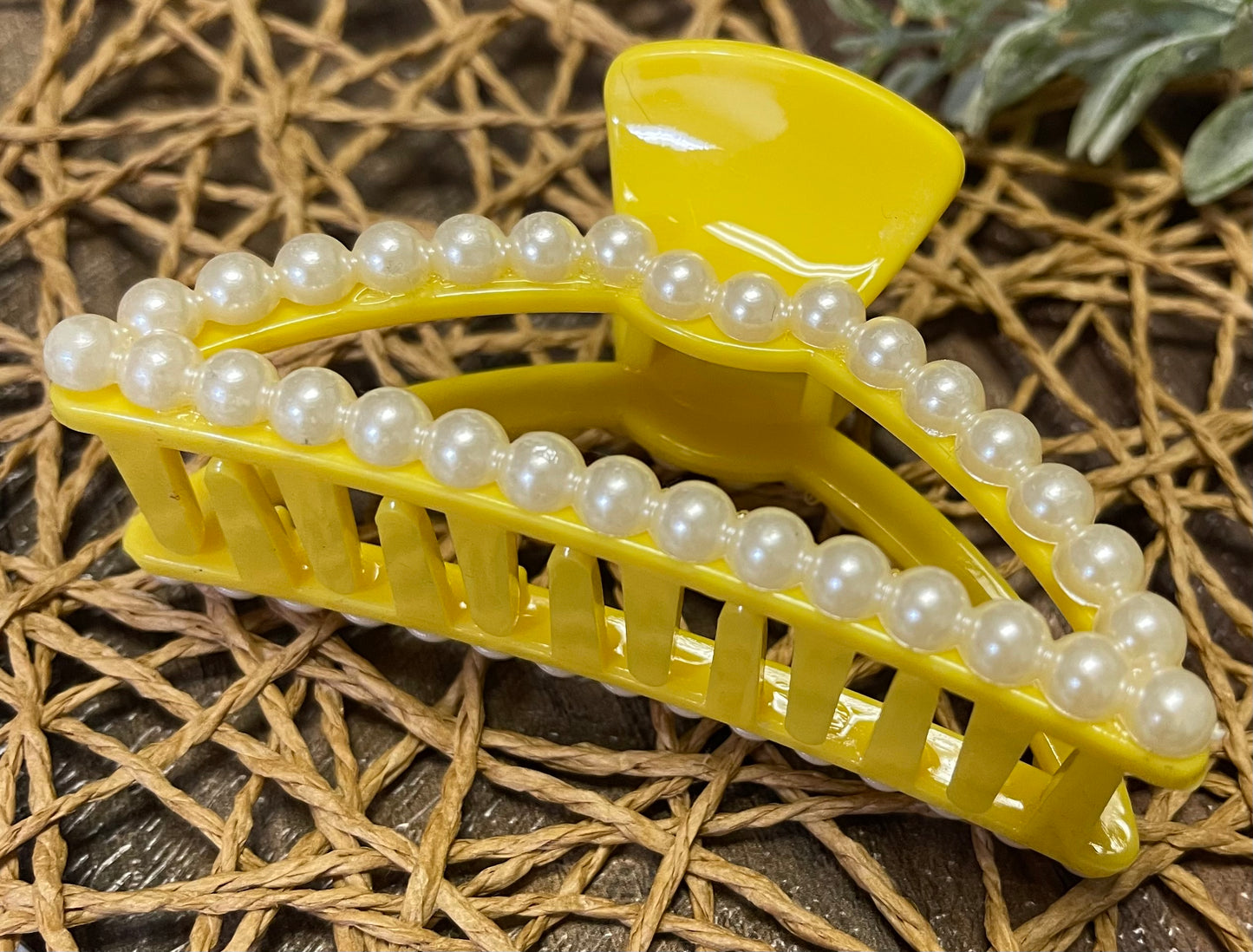 Pearl claw clips