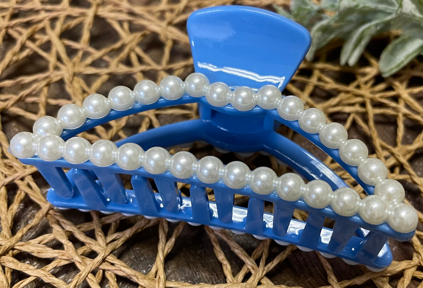 Pearl claw clips