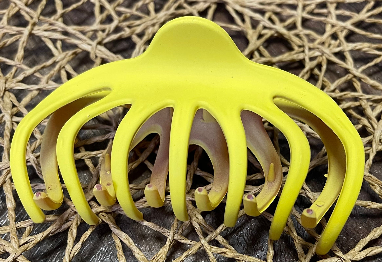 Matte large claw clips