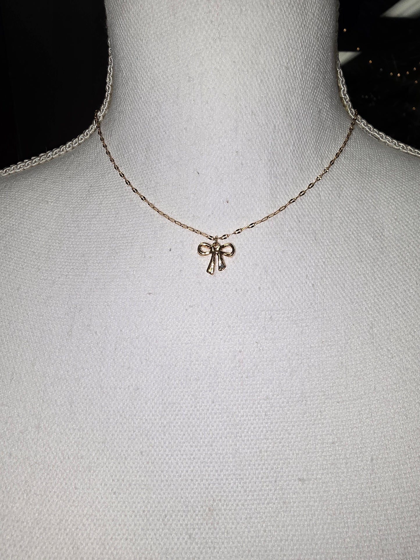 Dainty Goldtone Bow Necklace & Round Earring Set