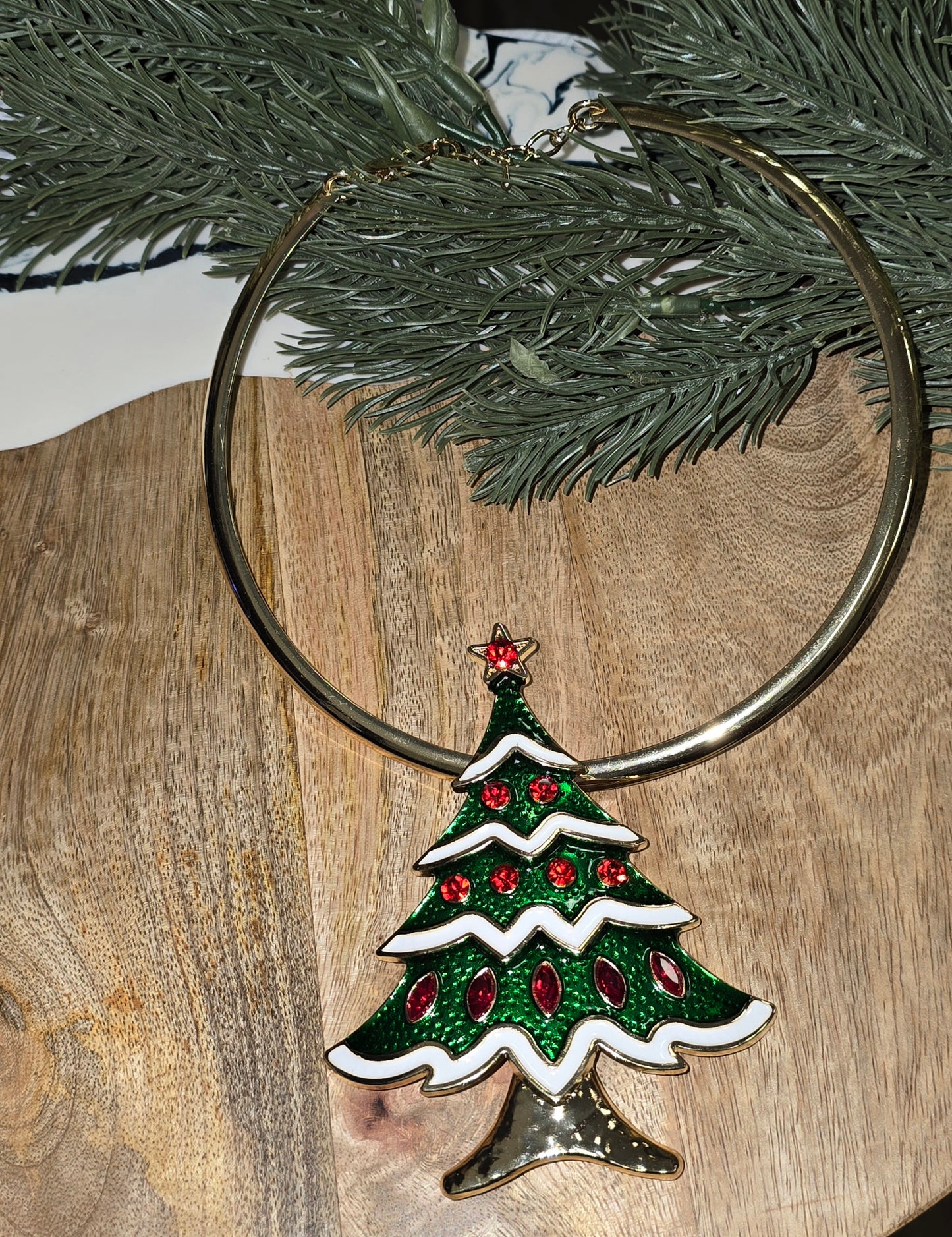 Goldtone Necklace & Large Holiday Broch