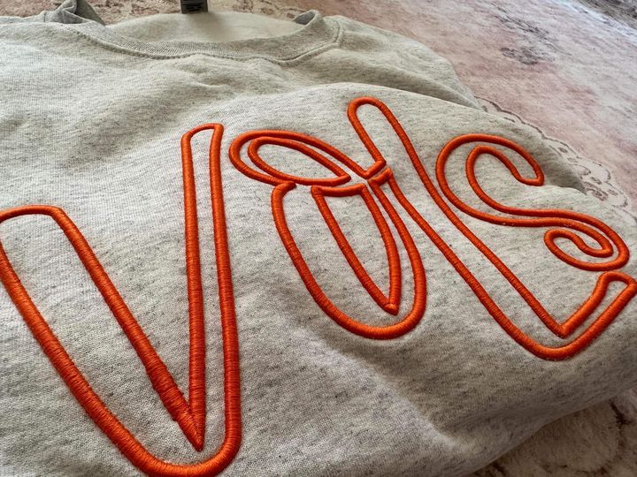 Embroidered Puffy Vols