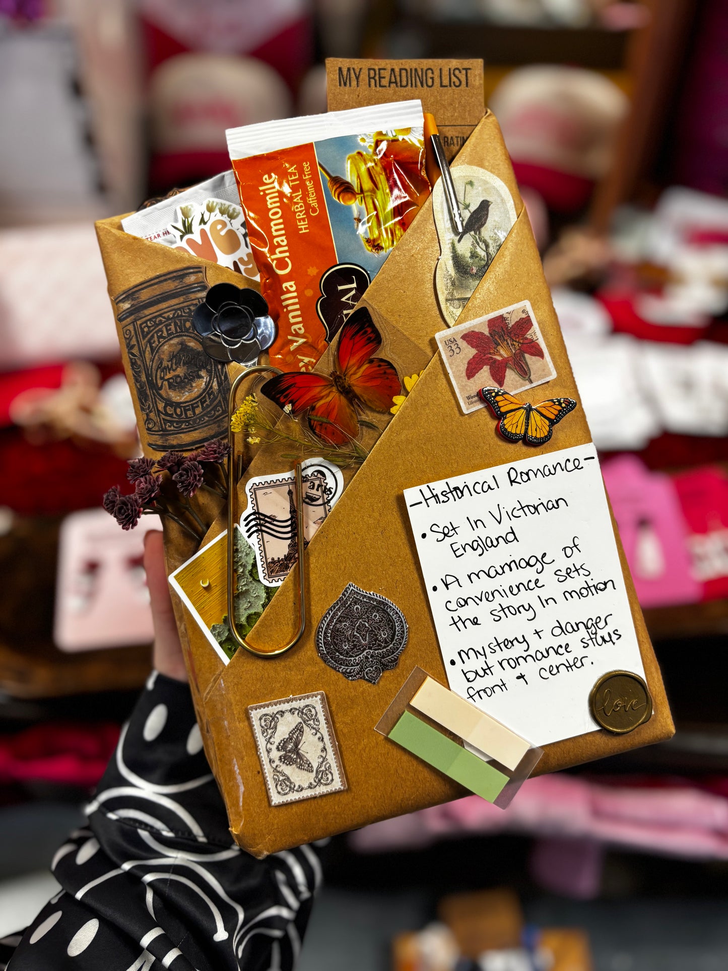Blind Date with a Book IN STORE/IN STOCK