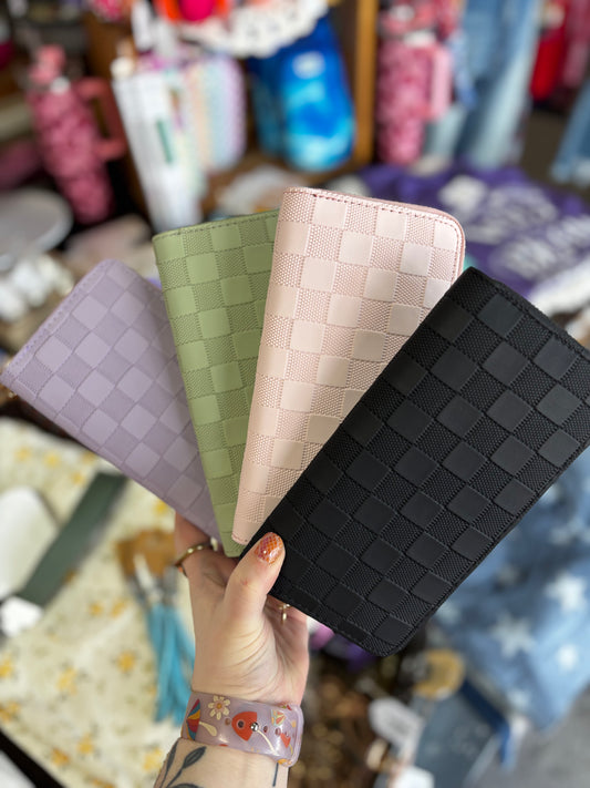 Monochromatic Checkered Wallet
