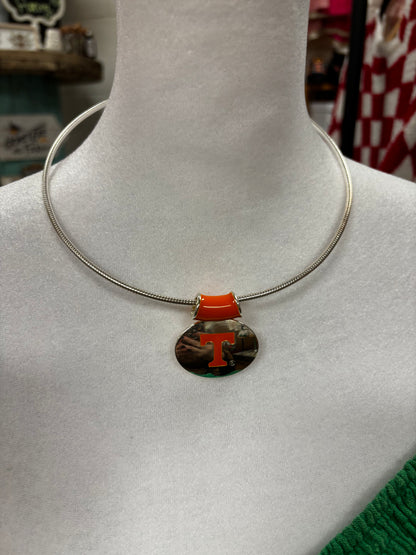 Tennessee Wire Circle Necklace