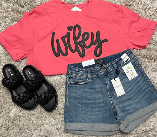 WIFEY Puffy Print Tees