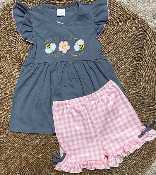 Grey honeybee applique ruffle plaid shorts set