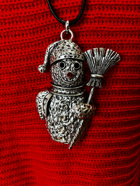 Long Necklace With Large Broch