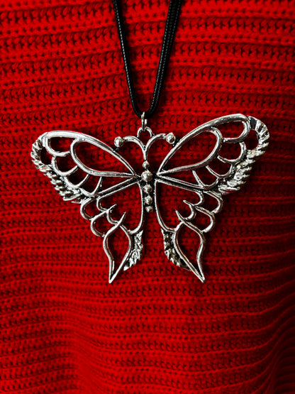 Long Necklace With Large Broch