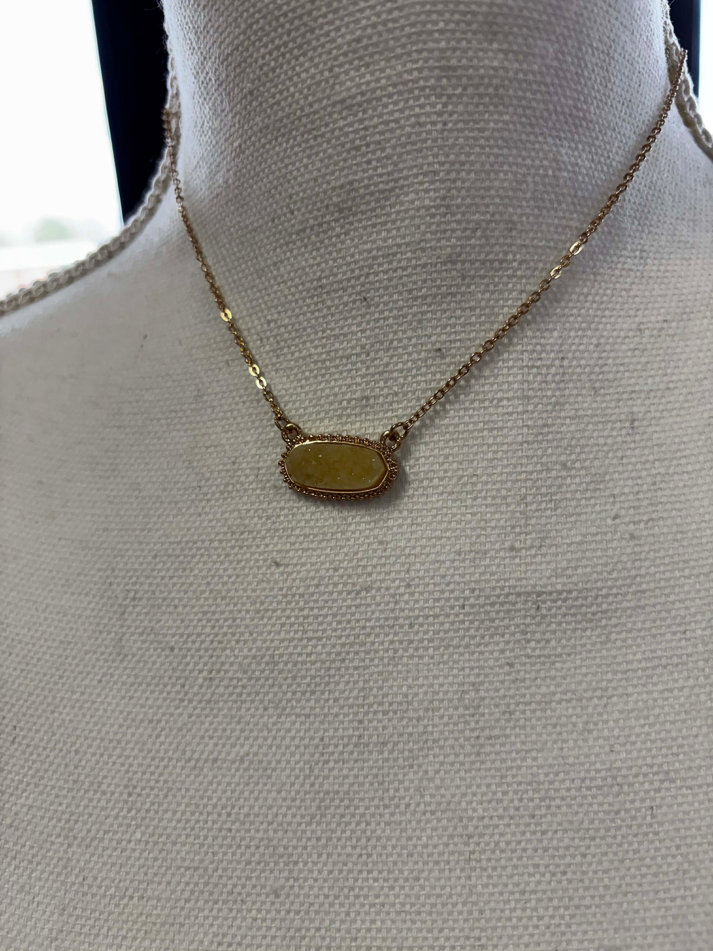 Druzy Pendant Necklace & Round Earring set