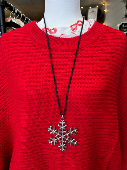 Long Necklace With Large Broch