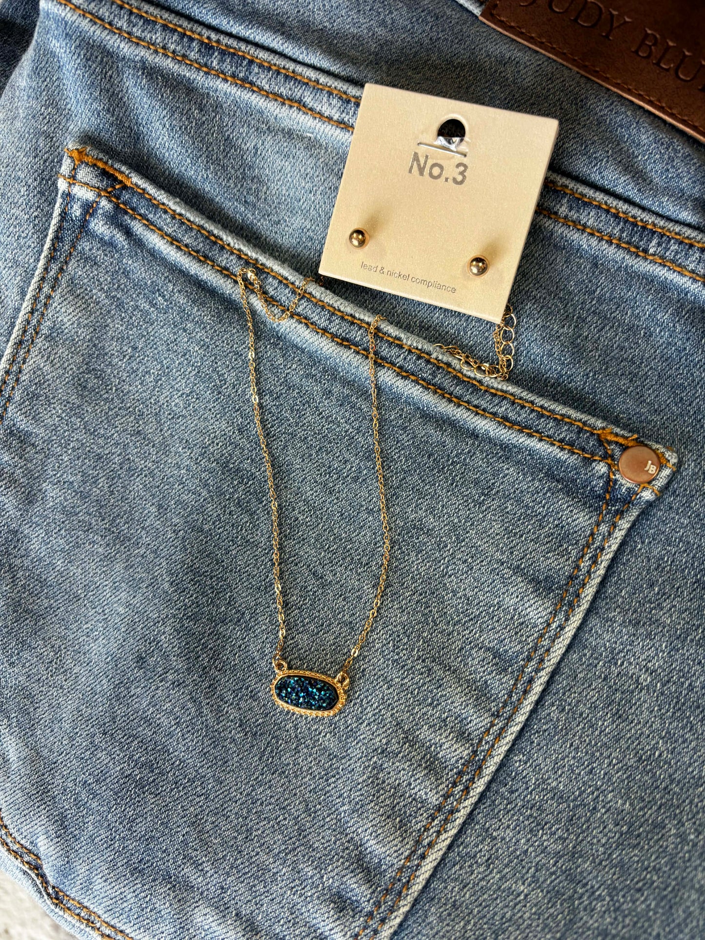 Druzy Pendant Necklace & Round Earring set