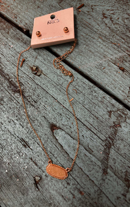 Druzy Pendant Necklace & Round Earring set