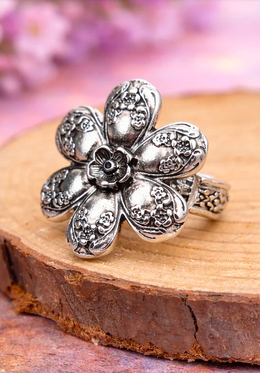Desert Daisy Silvertone Spoon Stretch Ring