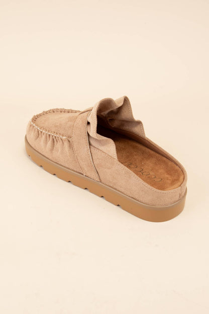 EFFY RUFFLE ENTRACE DESIGN SLIP-ON MOCCASIN MULE(PREORDER)