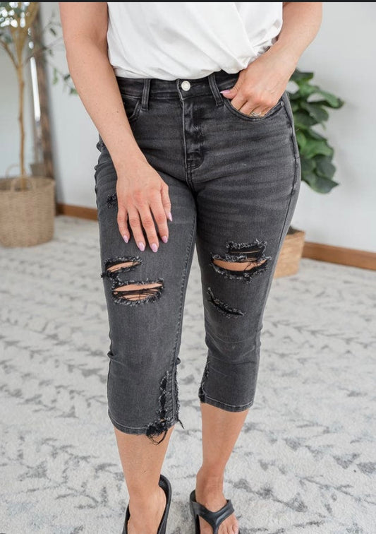 JUDY BLUE Black High-Waisted Skinny Capri