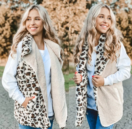 CC. BEANIE Reversible Leopard Vest