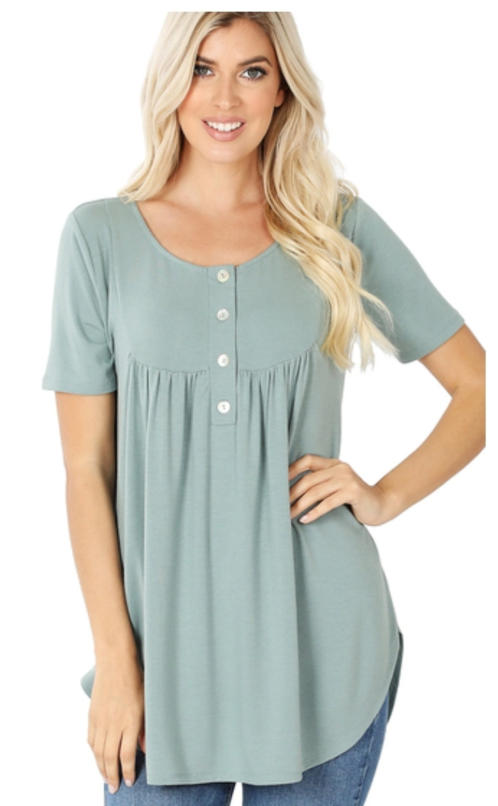 Short Sleeve Dolphin Hem Button Top(DOORBUSTER)