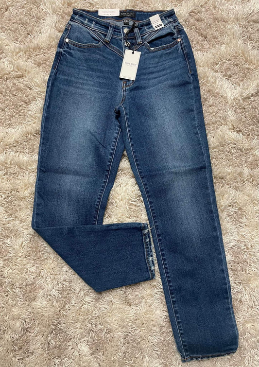 JUDY BLUE High Waisted Front Yoke Fit Jeans